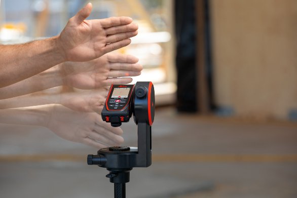 Leica_DISTO_D5_Trigger measurements with gestures.jpg